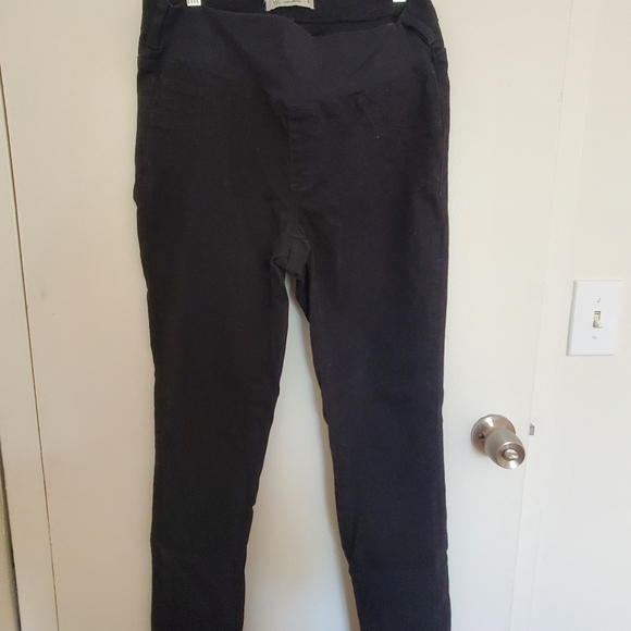 Maternity clothes bundle. - Picture 6 of 10